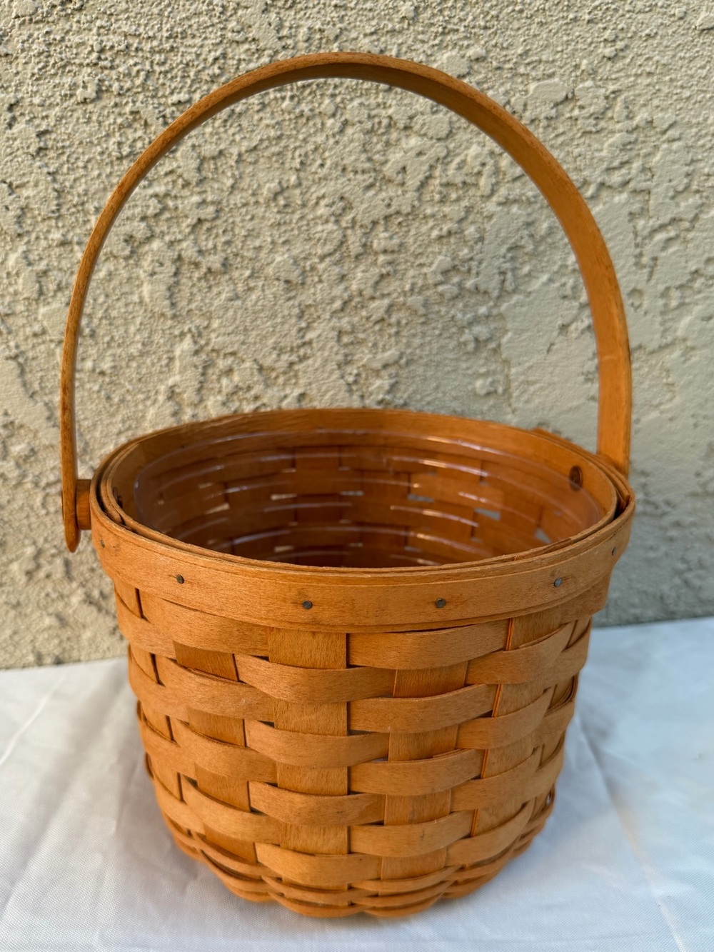 Longaberger Apple Basket or Fruit Basket
Round basket with swing handle